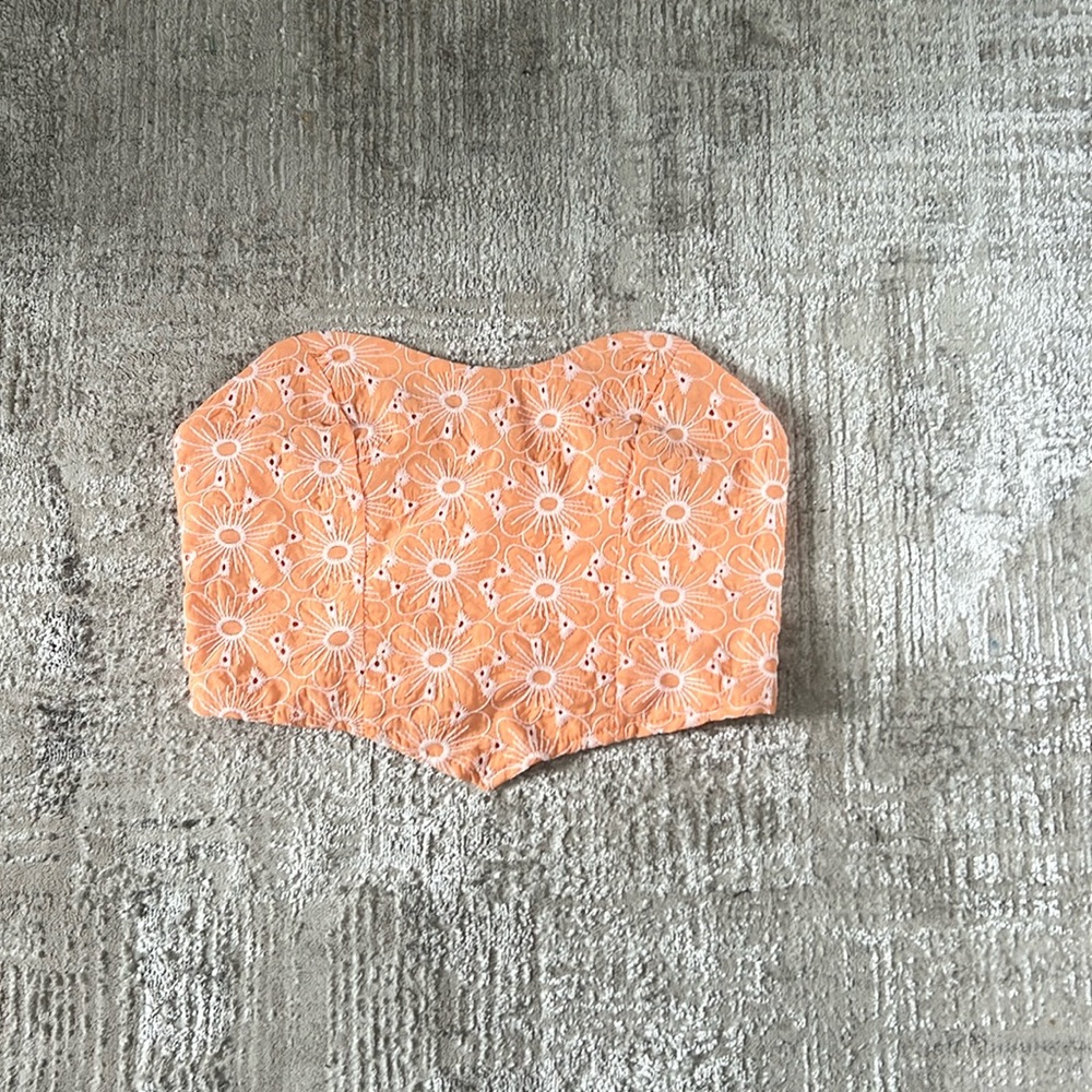 Strapless crop top